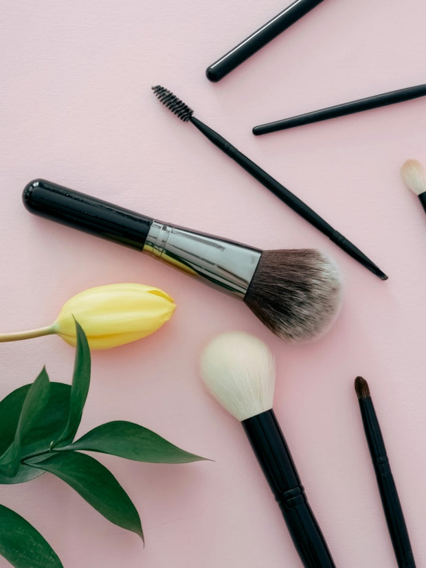<h2>BRUSHES</h2>