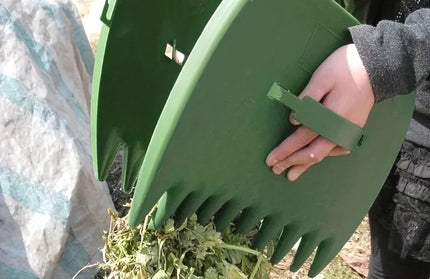 Handheld gardening rake, convenient for cleaning up debris in the yard and lawn