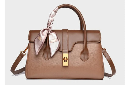 Fashionable large capacity handbag