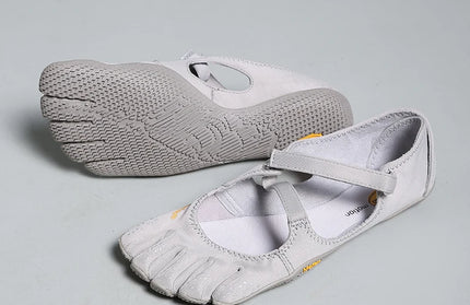 Toe Shoes with Loop Strap