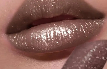 Pearlescent lipstick
