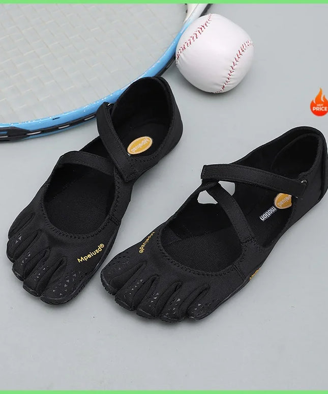 Toe Shoes with Loop Strap