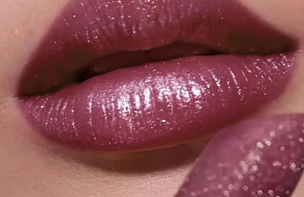 Pearlescent lipstick