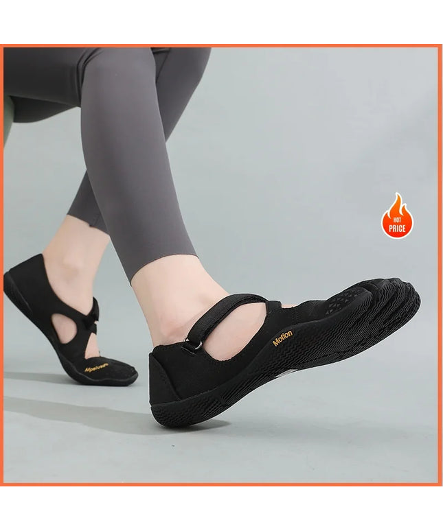 Toe Shoes with Loop Strap