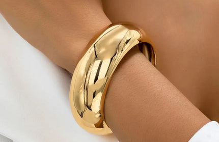 A Women's Bracelet