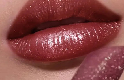 Pearlescent lipstick